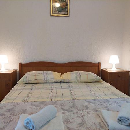 Apartments Hodanic Krk Town Rum bild