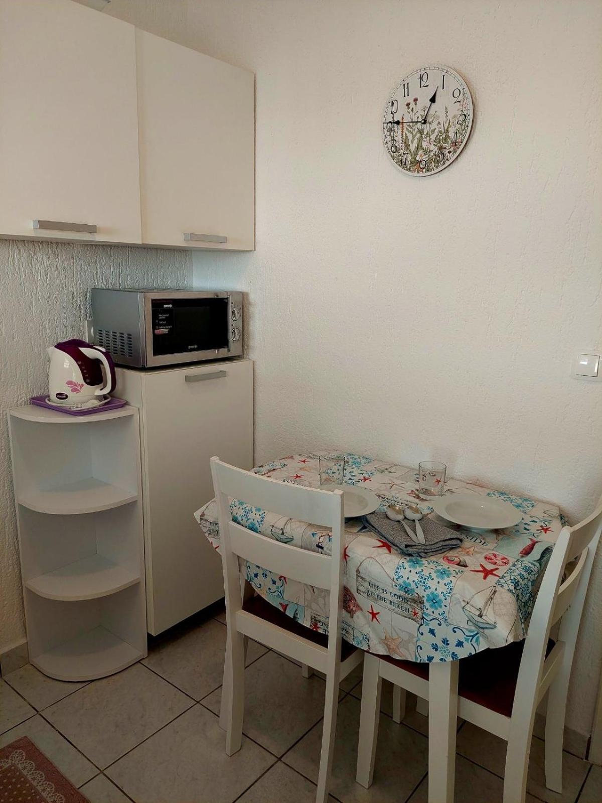 Apartments Hodanic Krk Town Rum bild
