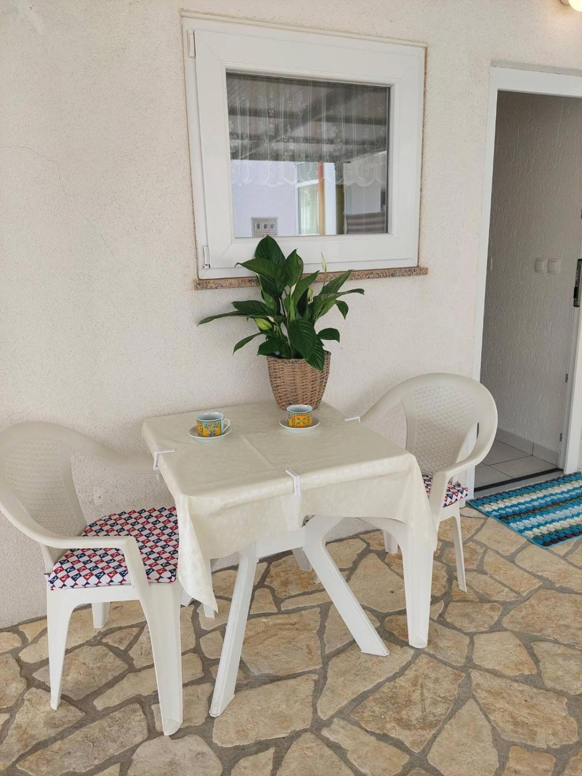 Apartments Hodanic Krk Town Rum bild